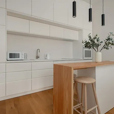 Luxury With Parking And Air Conditioning Near The Market Square By Renters Prestige Διαμέρισμα *