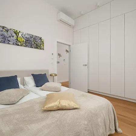 Luxury With Parking And Air Conditioning Near The Market Square By Renters Prestige * Βρότσλαβ