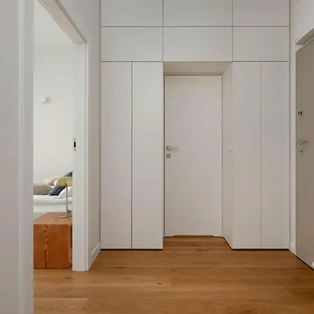 Luxury With Parking And Air Conditioning Near The Market Square By Renters Prestige Διαμέρισμα