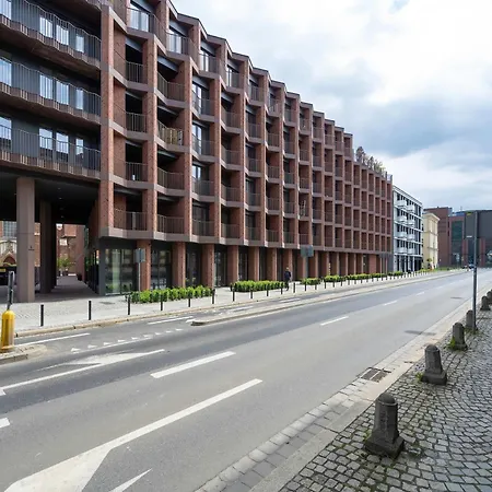 Διαμέρισμα Luxury With Parking And Air Conditioning Near The Market Square By Renters Prestige